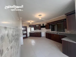  24 شقة فخمة كبيرة ( 230م) ذات إطلالة بانورامية رائعة و عالية في أجمل مناطق شفا بدران. منطقة قصور وفلل.