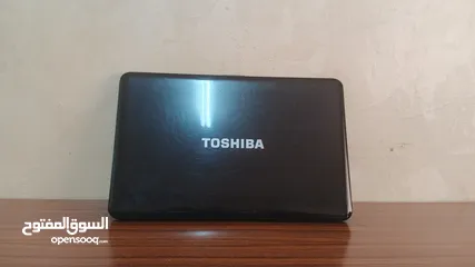  4 للبيع لابتوب Toshiba Satellite C850-A786 تصميم أنيق وهيكل خارجي بحالة جيدة .