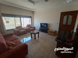  11 شقة في ابو نصير خلف صحارى مول للبيع
