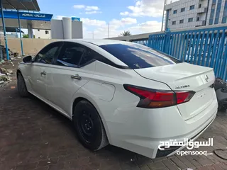  3 NISSAN ALTIMA 2021