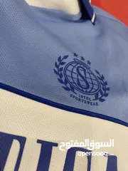  3 Athletica shirt number 10
