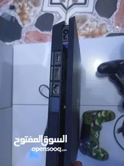  7 متوفر ps4مستعمل نضافة 85٪ بدون كارتونة ويدات اثنين مثل ماموضح بالصور كل ملحقاته موجوده ماعد(فيشه HD)