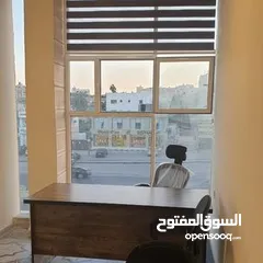  3 مكتب للايجار لاصدار رخصة مهن مفروش يشمل انترنت ومياه وكهرباء والتنظيف
