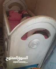  1 سرير اطفال خشب مستعمل