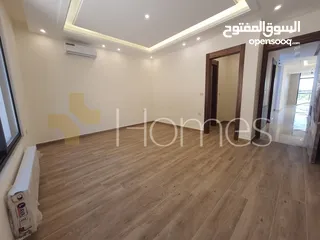  5 شقة طابق اول للبيع في رجم عميش - حجرا، بمساحة بناء 200م