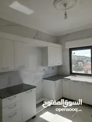  12 شقه تشطيب جديد2نوم مع ماستر2حمام صاله صالون مطبخ بلكون موقع مميز/يوجداسكان يتوفر به شقق أخرى للايجار