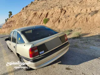  4 أوبل فكترا موديل ال 90 او قابل للبدل