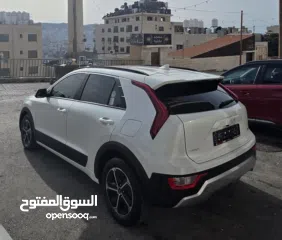  5 kia Niro Hybrid 2022
