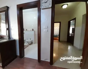  10 شقة طابقيه ( معلقه مستوى الشارع ) فارغة في دير غبار للبيع  ref : 14182