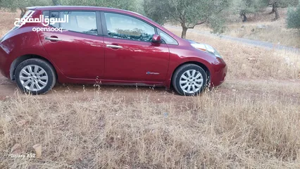  17 نيسان ليف فحص كامل مدخلين شحن 9 بار بطاريه 24 كيلو مرخصه جديد