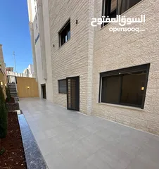  7 شقة ارضيه مع مدخل خاص في الجبيهة حي ام زويتينه بتشطيب فندقي