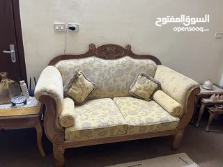  7 طقم كنب ضيافة تفصيل خشب ممتاز – بحالة ممتازة
