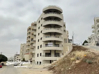  4 شقة فاخره للبيع بأجمل مناطق البنيات بمساحة 227م بسعر مميز طابق تسوية (ارضيه من الجهة الأخرى)