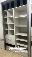  1 خزانة حائط للبيع بسعر مناسب