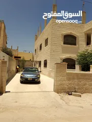 4 بيع عقار مكون من طابقين