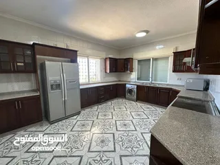  26 فيلا شبه مفروشه للأيجار في طريق المطار ( Property 38952 ) سنوي فقط