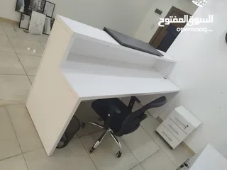  4 كاونتر استقبال بحالة ممتازة للبيع