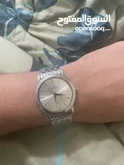  6 ساعه فيليب موريس  سويسري اصلي للبيع بسعر مغررررري.