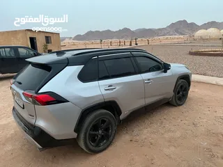 1 TOYOTA RAV4 XSE