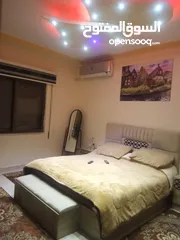  11 شقه للبيع طابق ارضي موقع مميز