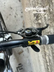  2 بسكليت للبيع أو للبدل على بسكليت كهربه أو سكوتر  بركات فحمات امامي وخلفي  السعرات 8 خلفي و 3 امامي