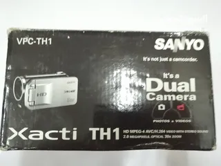  2 sanyo xacti dual vpc-th1 كاميرا