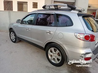  4 هيونداي سانتافي