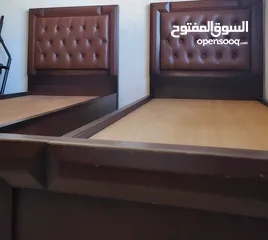  1 تختين مفرد خشب مع لوح خشبي بحاله الوكاله