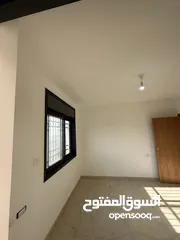  7 شقة جديده غير مفروشه للايجار في بيتونيا طابق ثاني يوجد مصعد ويوجد باركنج اطلاله مرتبه  يوجدعموله850