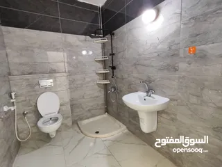  17 فرصة راقية للإيجار – روف مميز بإطلالة مفتوحة في أول رافات قرب سنقرط وصالات الهاشم سابقا