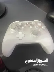  2 يدين تحكم Xbox إصدار Phantom White و PUBG بحالة ممتازة وسعر مغري