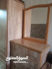 19 خزانة واسرّة للبيع