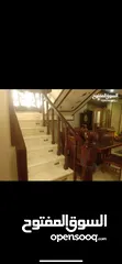  2 دابوق فيلا مستقله 900م قرب القصور الملكيه بناء شخصي مميزه جدا فن معماري عاليه ومطله بسعر مغري