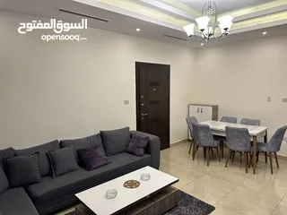  28 يوجد لدينا شقق   مفروشة للايجار يومي أسبوع شهري  مساحات الشقق من 130 لا 300 متر موقعنا: عبدون فقط