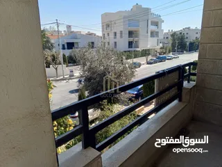  12 في أجمل مناطق عبدون طابق أول 205م بتشطيبات راقية وسعر مميز / ref 9427