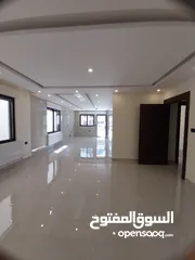  22 خلدا 160م ورف 35م وتراس 70م شقة مطلة بسعر مناسب