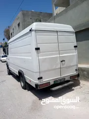  3 فان مرسيدس بنز