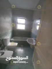  5 شقة فارغة للايجار دير غبار 200م