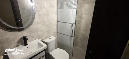  8 شقه فاخره للبيع