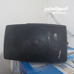  1 Bose unipix speakers