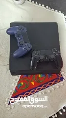  1 ps4 slim 500gb with two original controllers