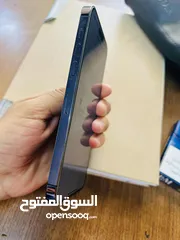  4 Iphone 14 pro max للبيع  الجهاز بحالة ممتازة معه الشاحن + 6 كڤرات ومركب عليه لزقة أصلية