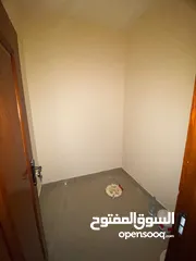  19 (ضياء)ثلاث غرف وصالة للايجار السنوي في الشارقة المجاز تكييف على المالك بإطلالة بحرية قريب من دبي