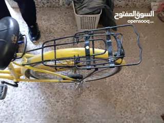  4 باسكل بناتي اصفر  مستعمل للبيع هوه والاغراض