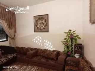  10 شقه موقع مميز وتجاري  للبيع في الهاشمي الشمالي