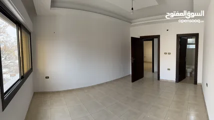  12 شقة طابق ثالث + روف في منطقة ربوة عبدون بمساحة اجمالية 325 متر