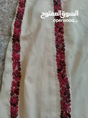  9 ثواب لون بيج حاله ممتازه حرير اصلي الاول بيج وخىير مونس والثواب ست عروق والثاني اربع عروق
