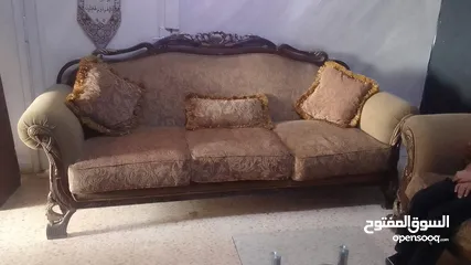  1 طقم كنب خشب زان تفصيل مرتب قابل للتفاوض بشئ بسيط
