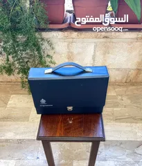 16 شنط سفر وحقائب قديمة ونادرة.