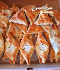  5 مطعم معجنات للبيع يعمل منذ 1995لغايه الان بشكل ممتاز  موقع ممتاز وله زبائن تبحث عن الجوده والطعم